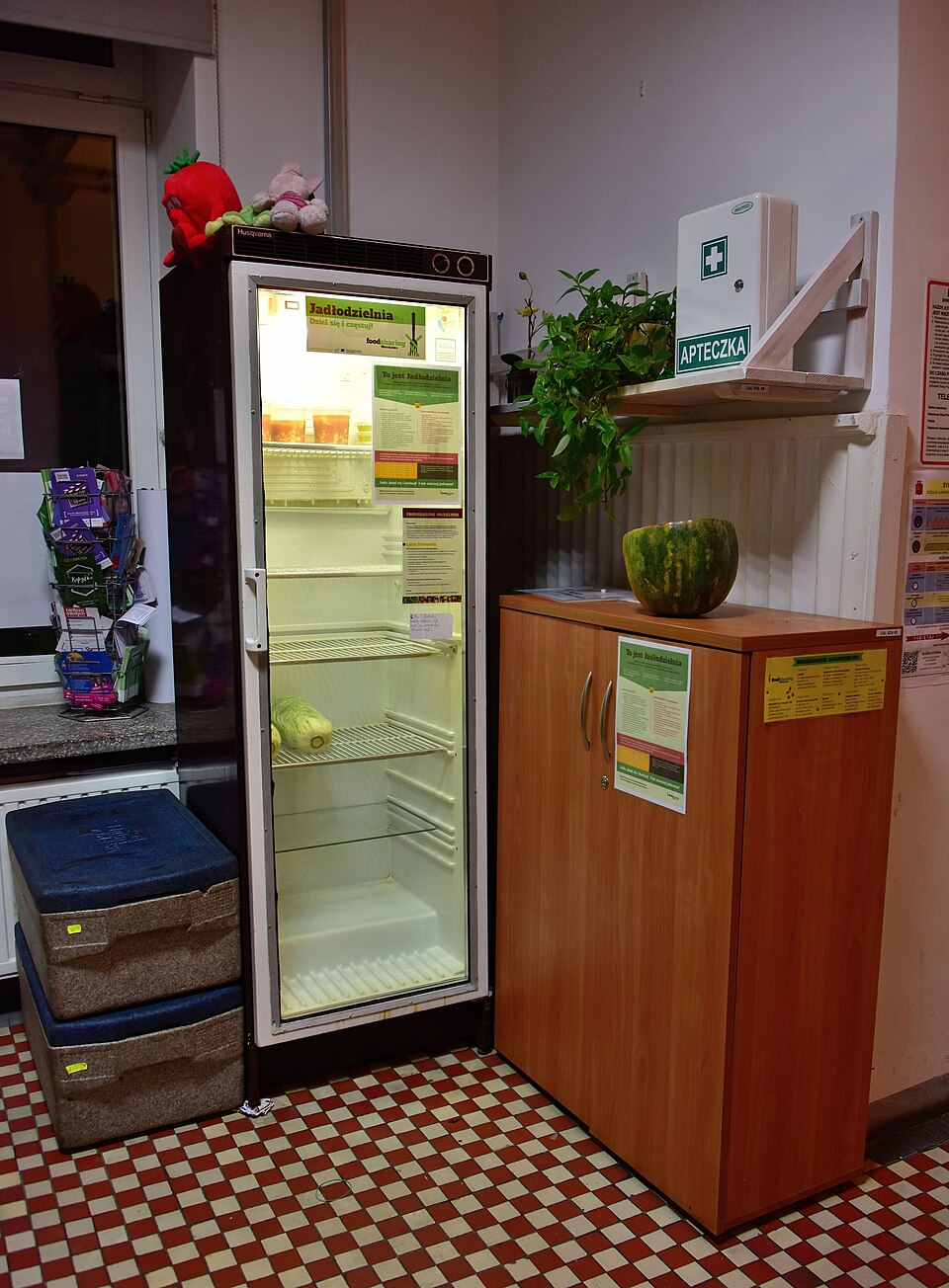 Lodówki społeczne. I ty możesz pomóc potrzebującym